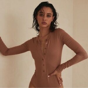 CLYQUE The Label Annie Bodysuit in Bronze - L